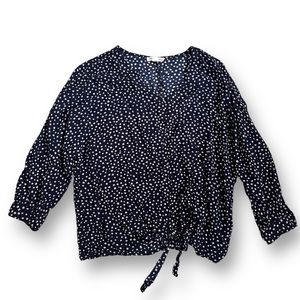 Beachlunchlounge Front Tie V-neck top high low